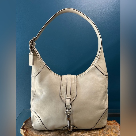 Vintage COACH Hamptons Hobo Clip Flap Chalk White Leather 8A67 EUC - Picture 16 of 16